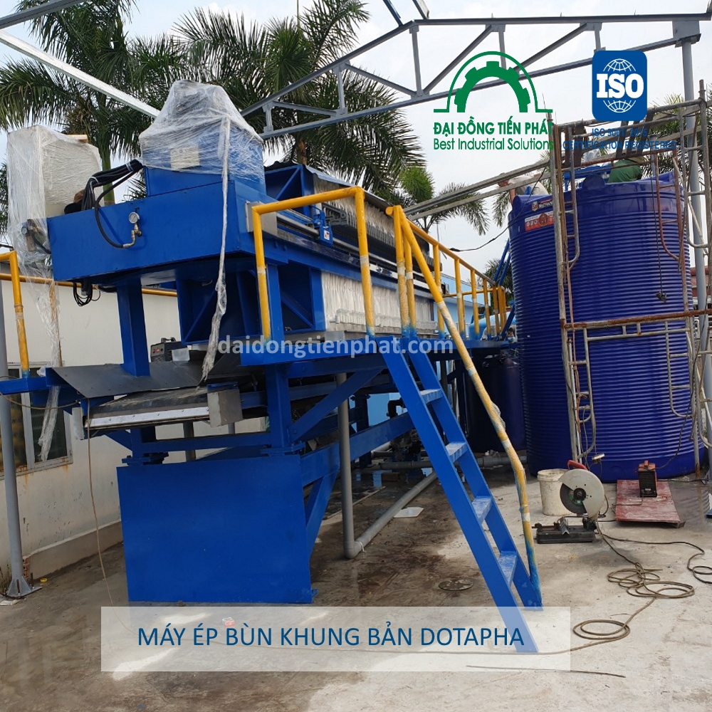 Ứng dụng máy ép bùn xử lý chất thải công nghiệp